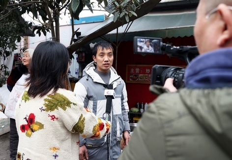 黄亚林逆火救人事迹引发市级媒体关注1 (复制).jpg